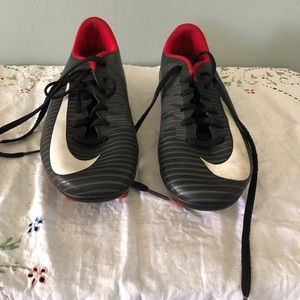 Children’s Nike cleats size 4.5
